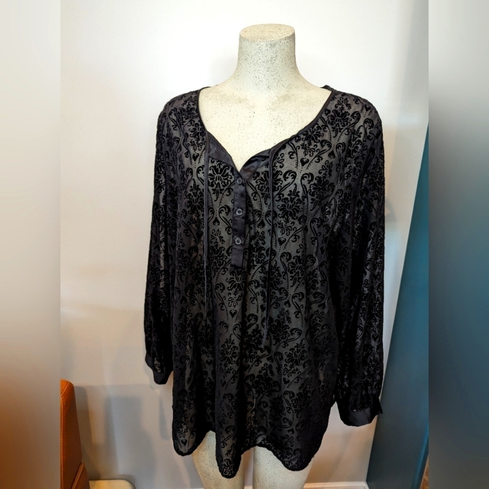 Penningtons Black Velveteen and Mesh Paisley Burnout Blouse Size 1x